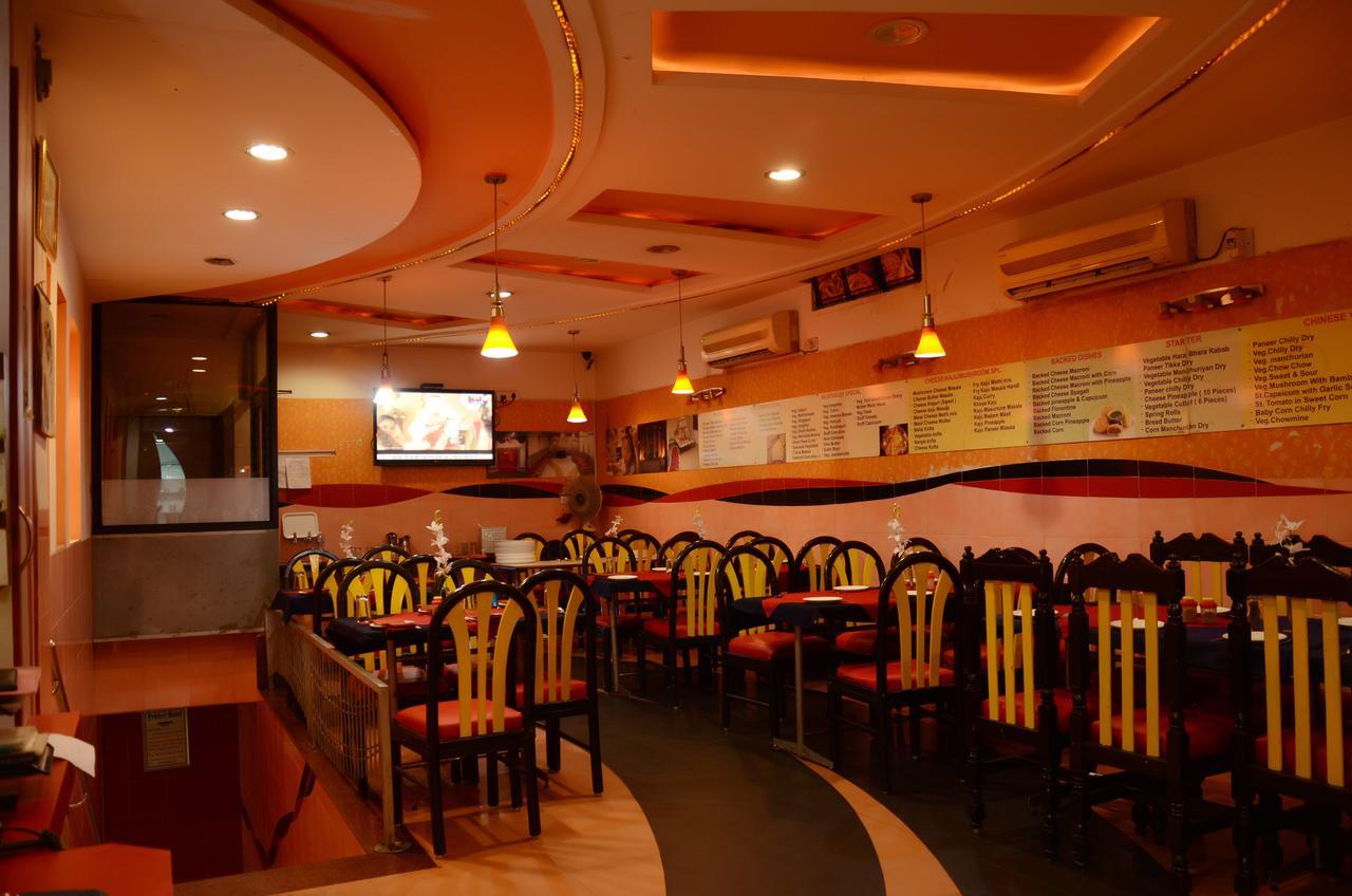 Prithvi Hotels أحمد أباد المظهر الخارجي الصورة